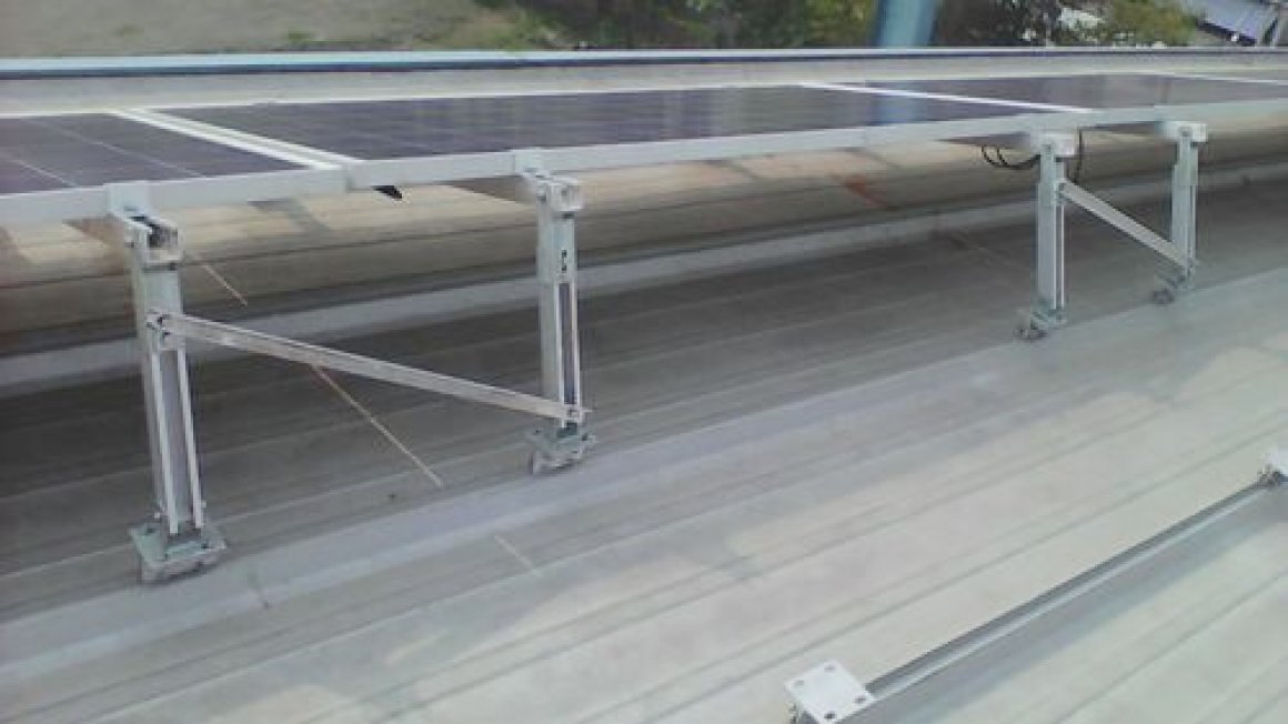 Non Penetrating Solar Panel Mounting Structure