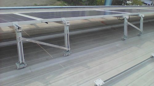 Non Penetrating Solar Panel Mounting Structure